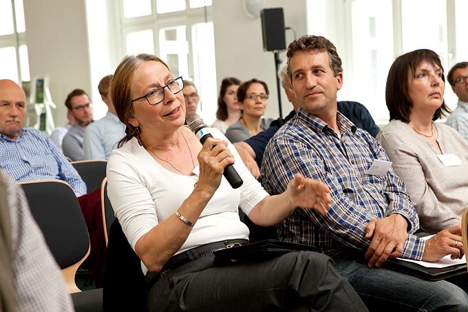 NABU-Mitglieder bringen sich in die Diskussion ein: Andrea Pfäfflin, Mark Harthun und Sybille Winkelhaus (v. li.) - Foto: Jonathan Michaelis 
